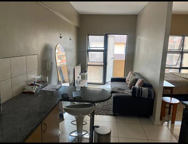 1 BEDROOM APARTMENT FOR SALE IN AUCKLAND PARK